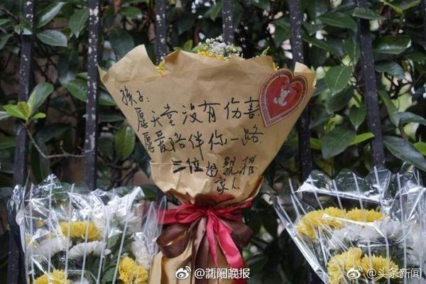 足坛六冠王有多难？仅2队做到，巴萨上榜，大巴黎或七冠王破历史